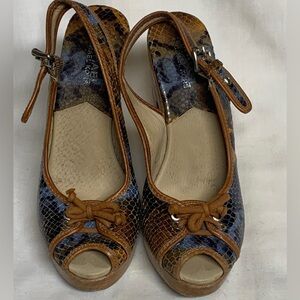 Michael - Michael Kors Brown and Blue Snake Print Heels Sz 6